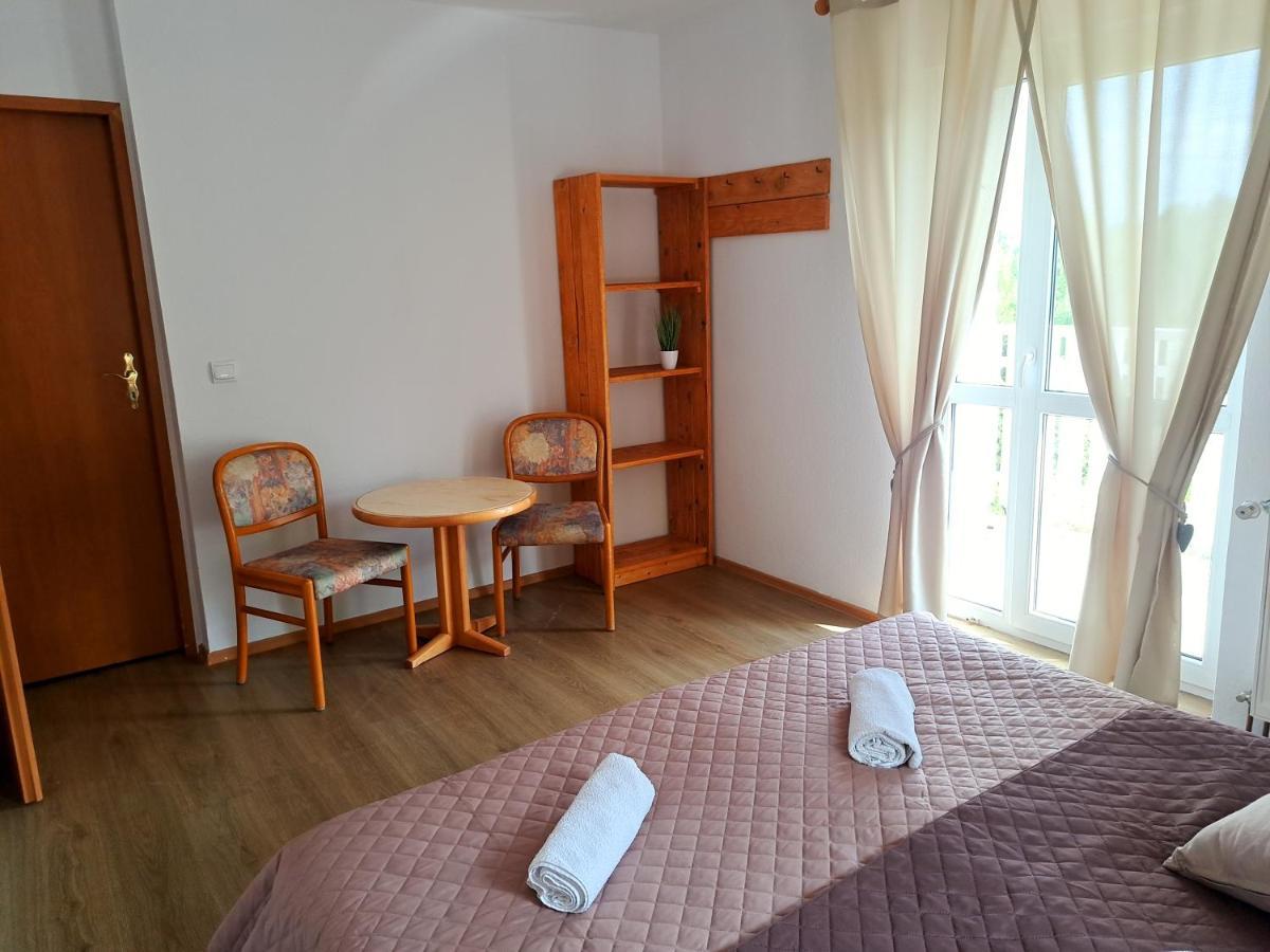 Gorskie Zacisze Bed & Breakfast Borowice Ngoại thất bức ảnh